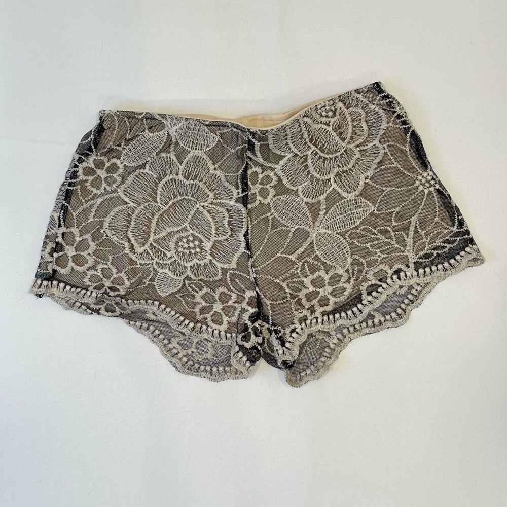 Hot Miami Styles Lace Shorts